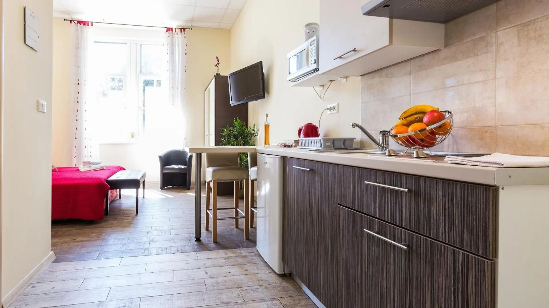 Charming And Historic Old Town Apartments 자다르